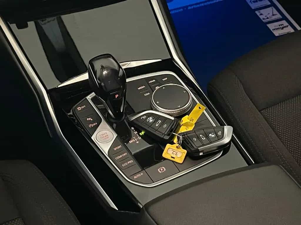 BMW 320 d Touring *Automatik*LED*Rückfahrkamera* 01/2020-photo-30