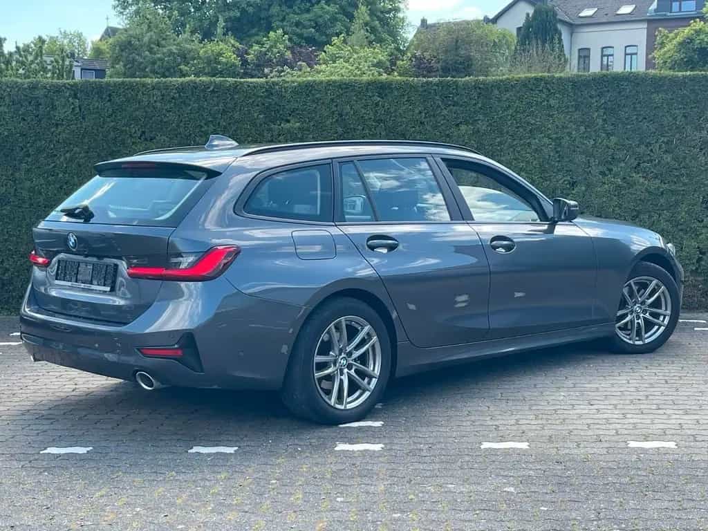 BMW 320 d Touring *Automatik*LED*Rückfahrkamera* 01/2020-photo-8