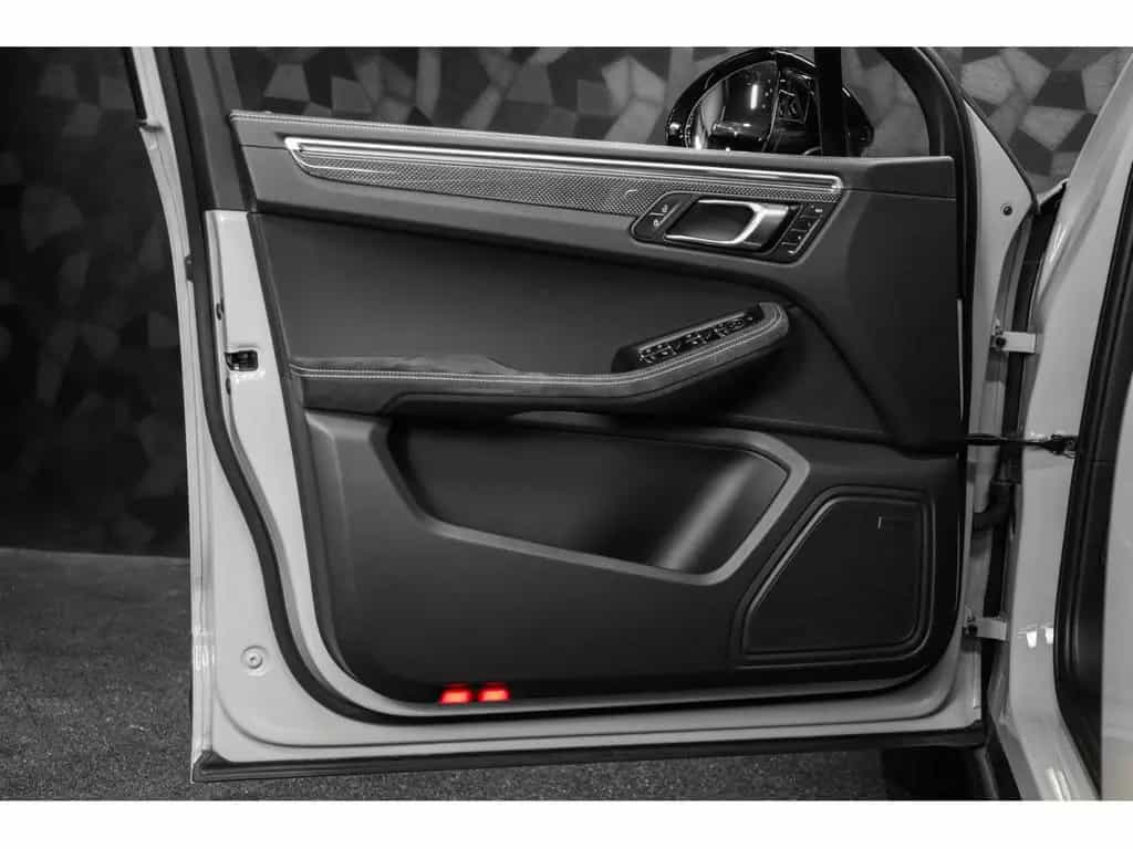Porsche Macan III GTS 07/2024-photo-25