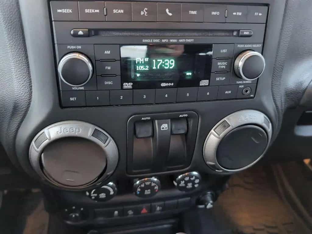Jeep Wrangler Sport 2.8 CRD Unfallfrei 03/2017-photo-15