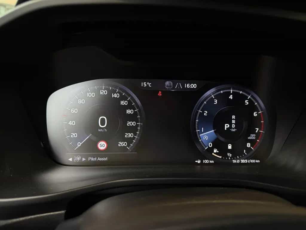 Volvo XC40 R Design H/K ACC AHK KAM 04/2021-photo-16