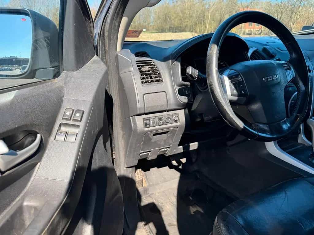 Isuzu D-Max 2.5 Extended Cab Aut. 163 PS 57687 LKW 05/2017-photo-12
