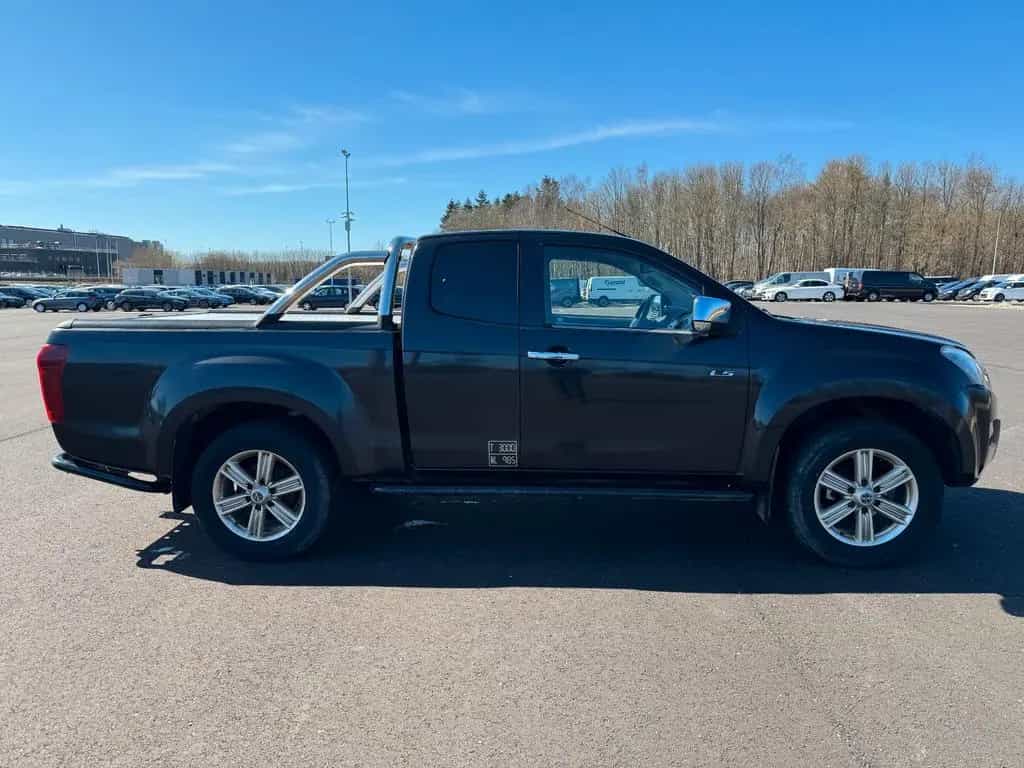 Isuzu D-Max 2.5 Extended Cab Aut. 163 PS 57687 LKW 05/2017-photo-3