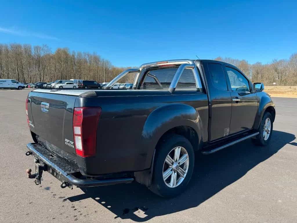 Isuzu D-Max 2.5 Extended Cab Aut. 163 PS 57687 LKW 05/2017-photo-4