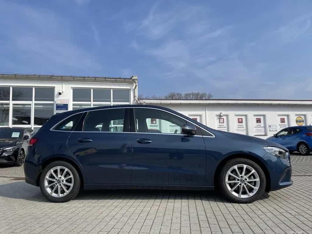 Mercedes-Benz B 200 Sondermodell Edition  plus weitere Extras! 07/2020-photo-2