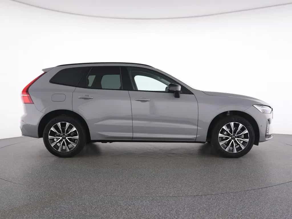 Volvo XC60 B5 AWD PLUS DARK FAP+HKSOUND+360°+PANO+LM+ 11/2024-photo-11