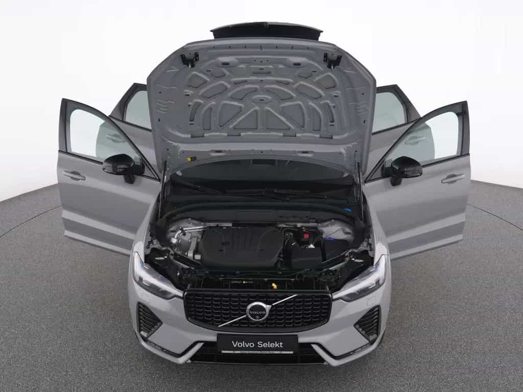 Volvo XC60 B5 AWD PLUS DARK FAP+HKSOUND+360°+PANO+LM+ 11/2024-photo-12