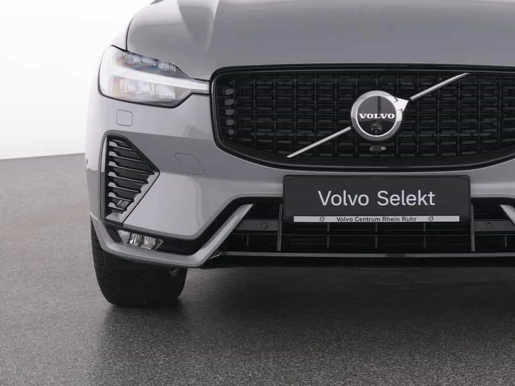 Volvo XC60 B5 AWD PLUS DARK FAP+HKSOUND+360°+PANO+LM+ 11/2024-photo-16
