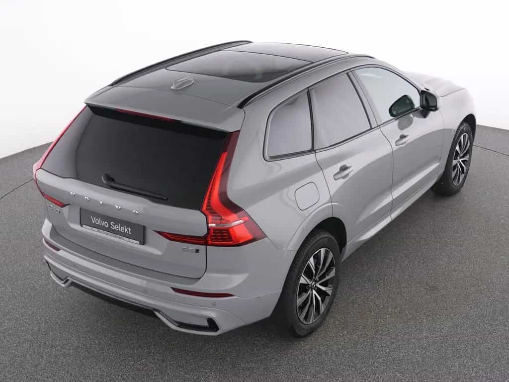 Volvo XC60 B5 AWD PLUS DARK FAP+HKSOUND+360°+PANO+LM+ 11/2024-photo-18