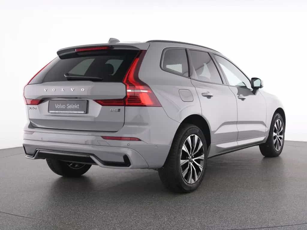 Volvo XC60 B5 AWD PLUS DARK FAP+HKSOUND+360°+PANO+LM+ 11/2024-photo-2