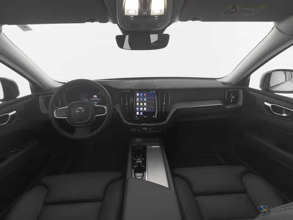 Volvo XC60 B5 AWD PLUS DARK FAP+HKSOUND+360°+PANO+LM+ 11/2024-photo-3