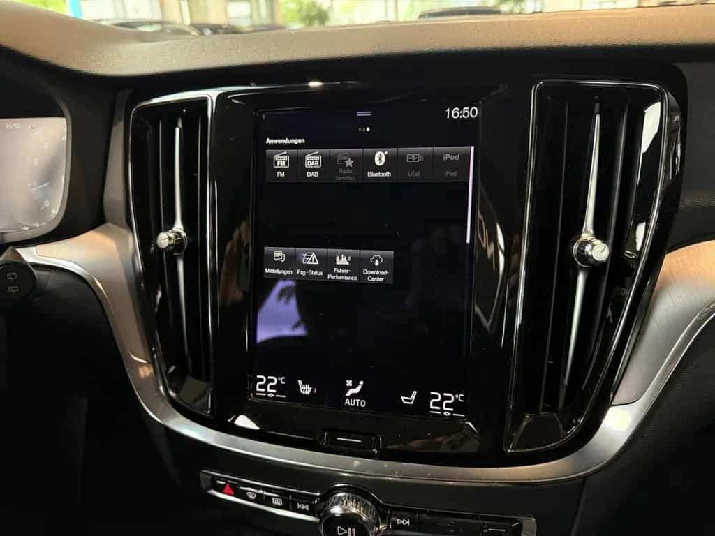 Volvo V60 Kombi Momentum Pro ACC BLIS LED 06/2021-photo-11