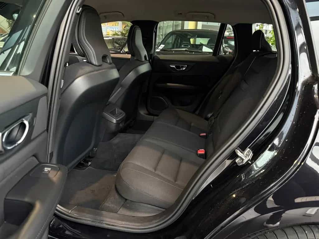 Volvo V60 Kombi Momentum Pro ACC BLIS LED 06/2021-photo-15