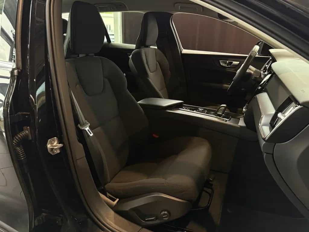 Volvo V60 Kombi Momentum Pro ACC BLIS LED 06/2021-photo-17