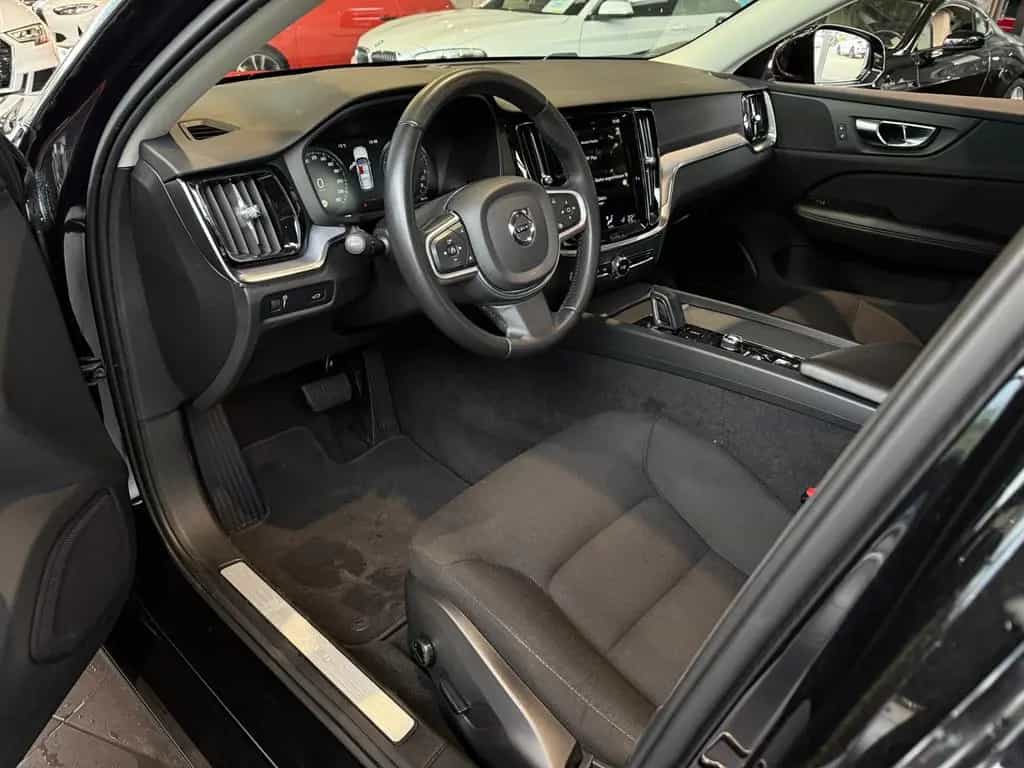 Volvo V60 Kombi Momentum Pro ACC BLIS LED 06/2021-photo-4