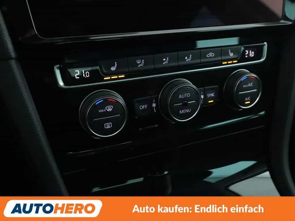 Volkswagen Golf VII 1.5 TSI ACT Highline BMT*NAVI*LED*PDC* 08/2019-photo-25