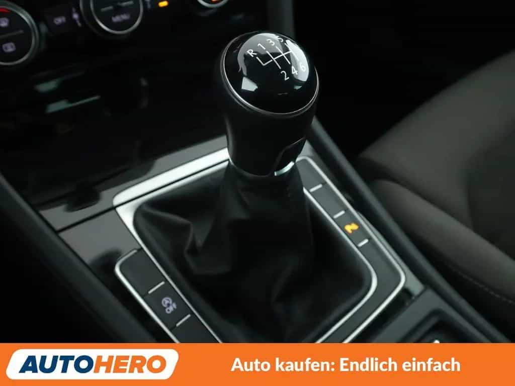 Volkswagen Golf VII 1.5 TSI ACT Highline BMT*NAVI*LED*PDC* 08/2019-photo-26