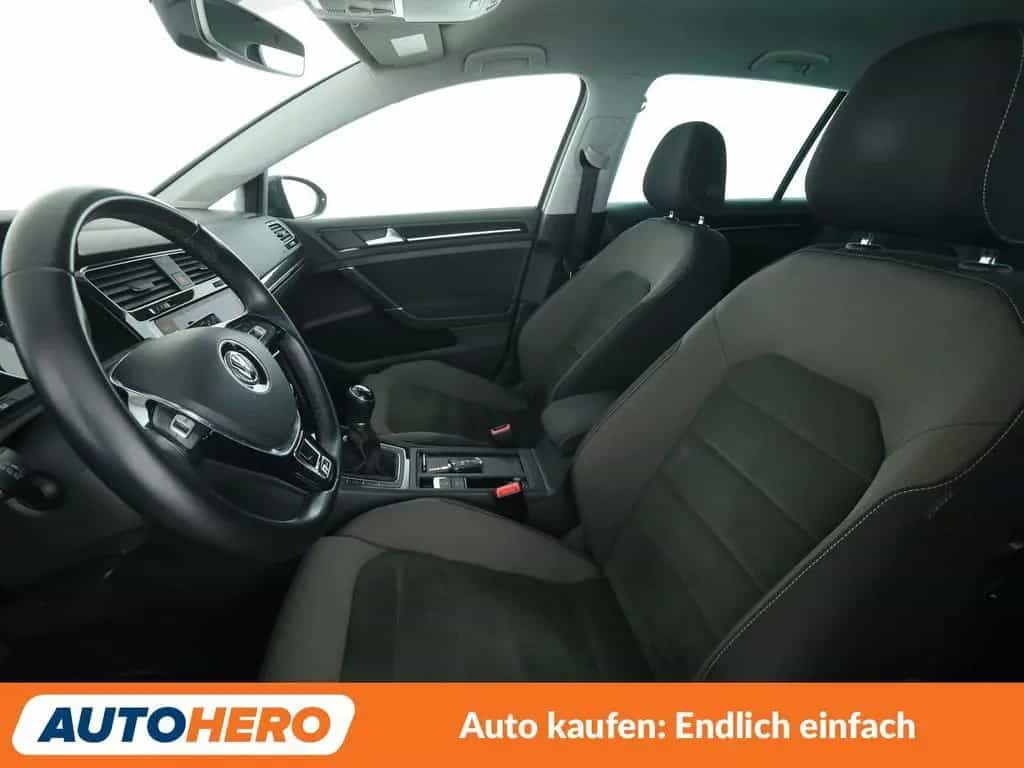 Volkswagen Golf VII 1.5 TSI ACT Highline BMT*NAVI*LED*PDC* 08/2019-photo-9