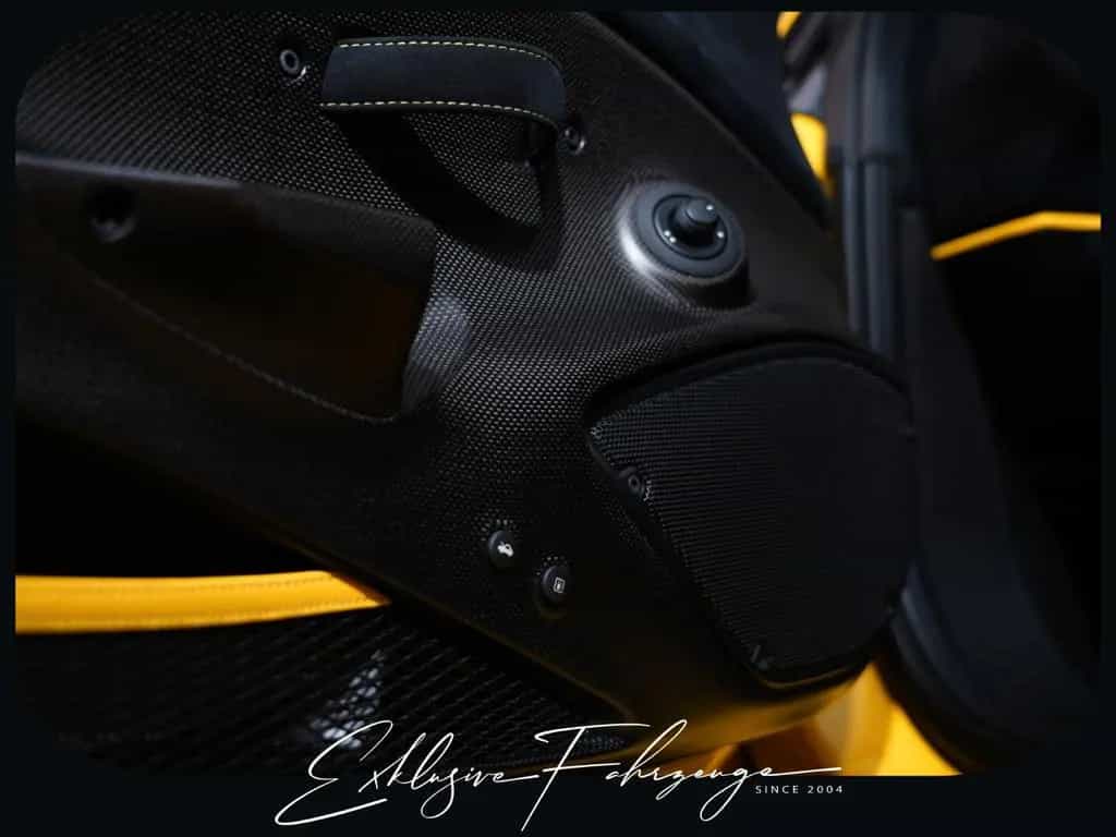 Ferrari 488 Pista GTB Erstbesitz Lift Carbon 24M 06/2019-photo-26