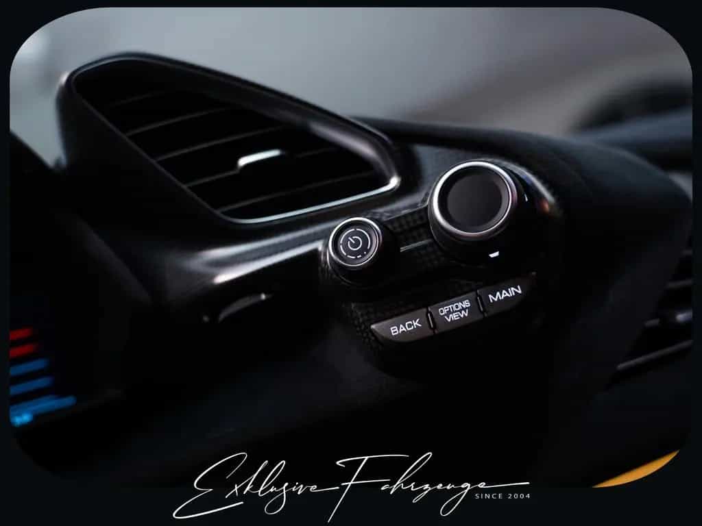 Ferrari 488 Pista GTB Erstbesitz Lift Carbon 24M 06/2019-photo-32