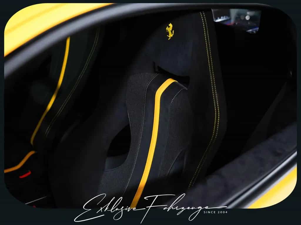 Ferrari 488 Pista GTB Erstbesitz Lift Carbon 24M 06/2019-photo-34