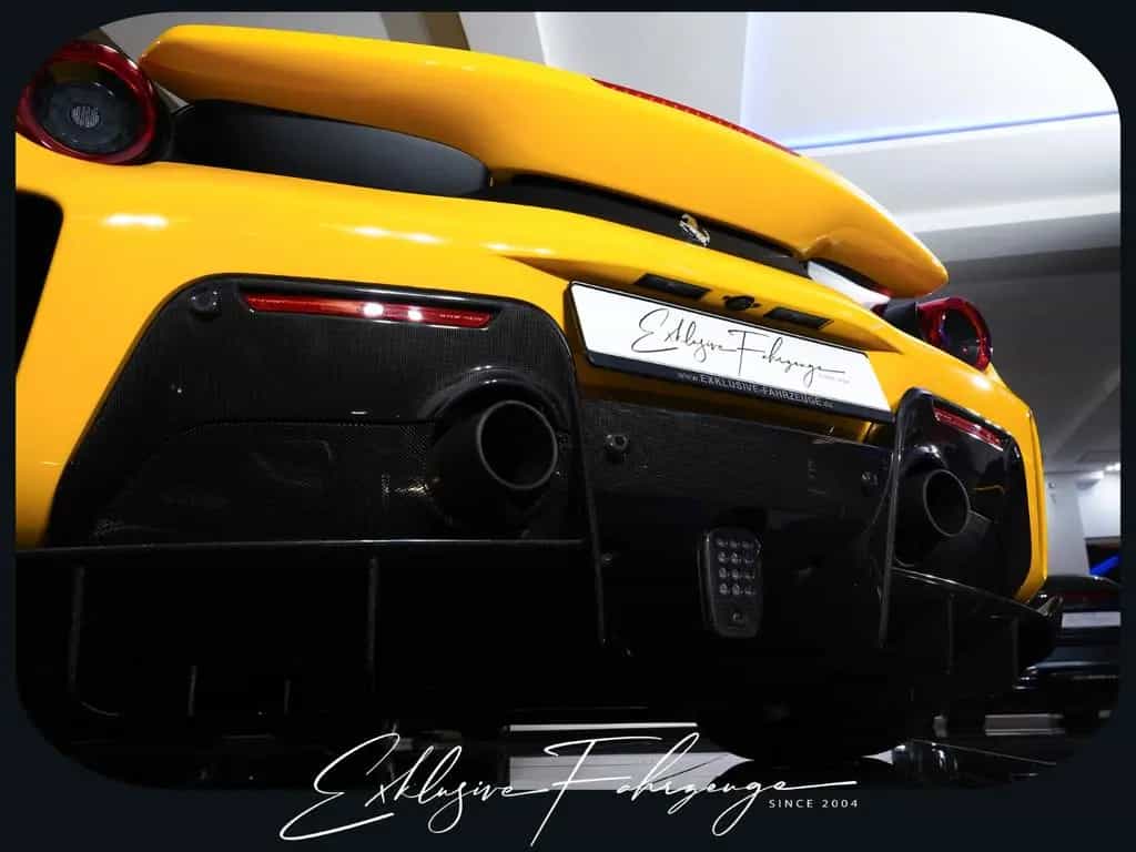 Ferrari 488 Pista GTB Erstbesitz Lift Carbon 24M 06/2019-photo-39