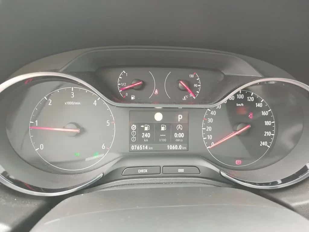 Opel Grandland 2.0 CDTI, Navi, AHK, Winterpaket, Pano 02/2018-photo-14