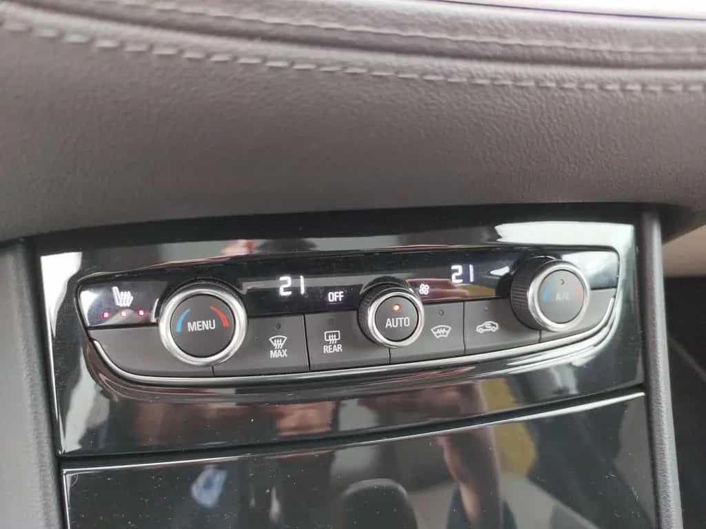 Opel Grandland 2.0 CDTI, Navi, AHK, Winterpaket, Pano 02/2018-photo-18
