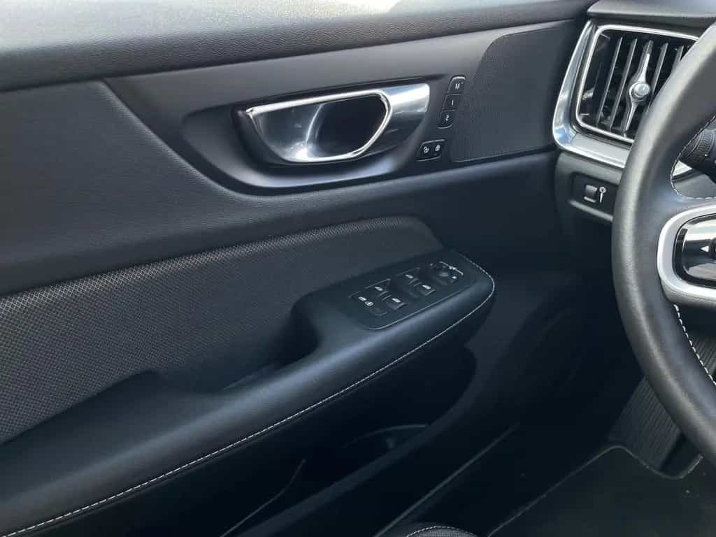 Volvo V60 B4 D R-DESIGN LED KAMERA KLIMA ACC 12/2020-photo-24