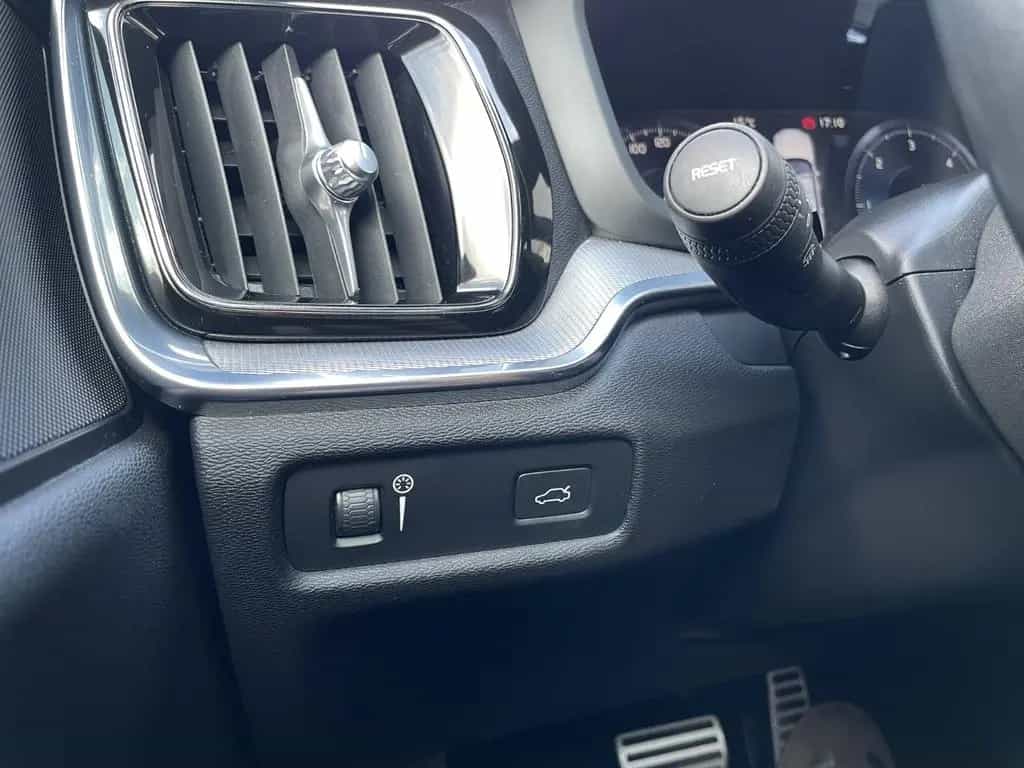 Volvo V60 B4 D R-DESIGN LED KAMERA KLIMA ACC 12/2020-photo-25