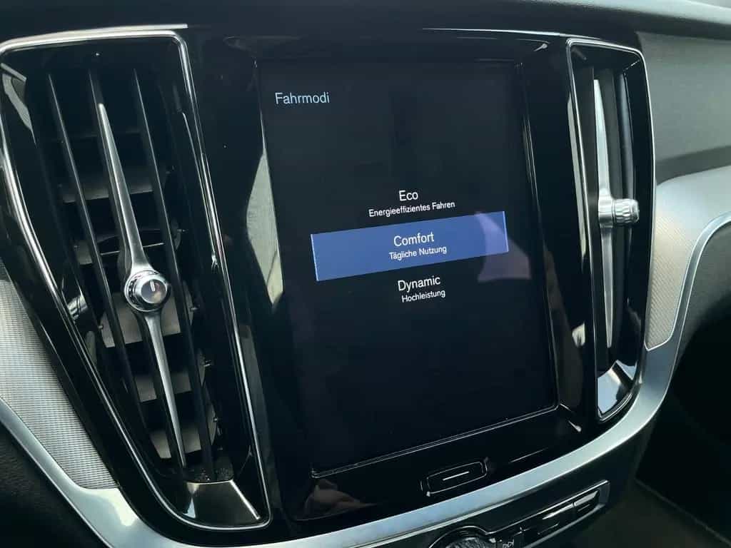 Volvo V60 B4 D R-DESIGN LED KAMERA KLIMA ACC 12/2020-photo-32