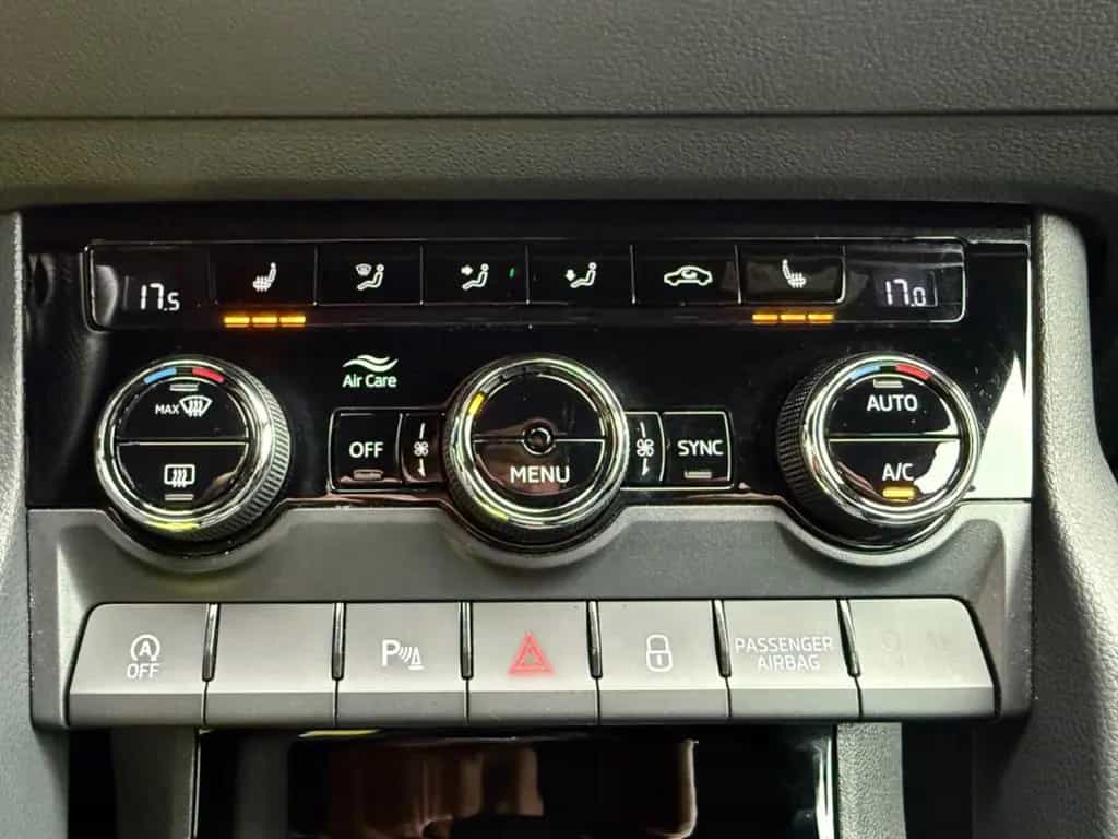 Skoda Karoq Sportline/ Navi/ AHZV/ LED/ 19" 11/2019-photo-12