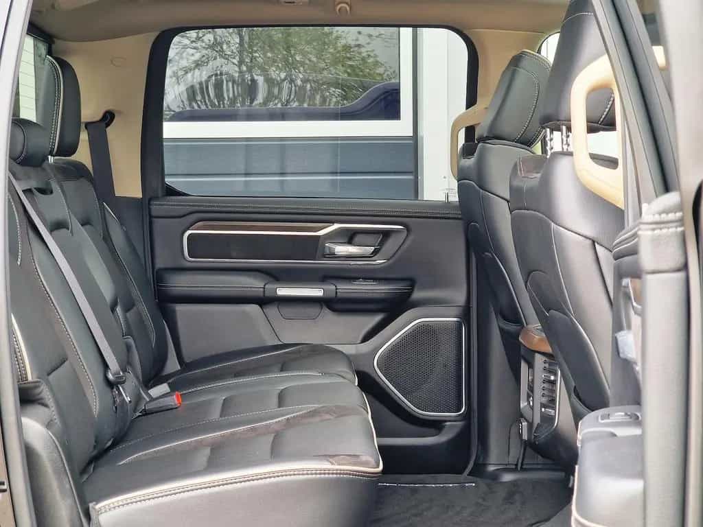 Dodge RAM 1500 5.7 4x4 Laramie Memory AHK Pano LED 09/2021-photo-25