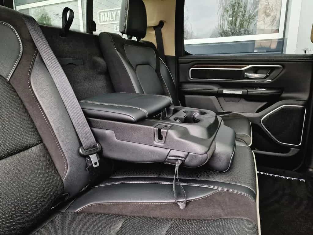 Dodge RAM 1500 5.7 4x4 Laramie Memory AHK Pano LED 09/2021-photo-27