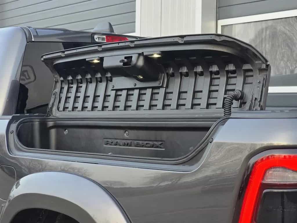 Dodge RAM 1500 5.7 4x4 Bighorn LED RAMBOX 22´´ AHK 06/2019-photo-16