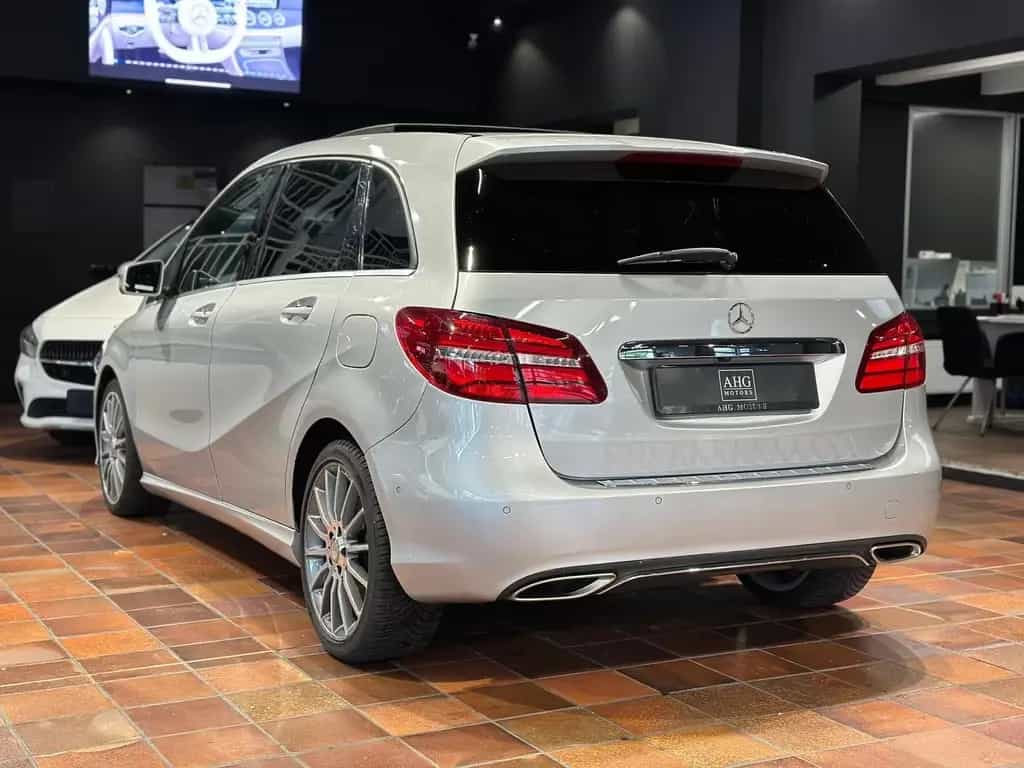 Mercedes-Benz B 220 d PANO DISTRONIC ILS MEMORY KEYLESS AHK AMG 02/2016-photo-2