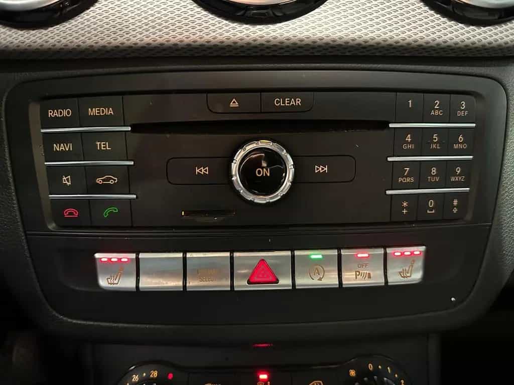 Mercedes-Benz B 220 d PANO DISTRONIC ILS MEMORY KEYLESS AHK AMG 02/2016-photo-21