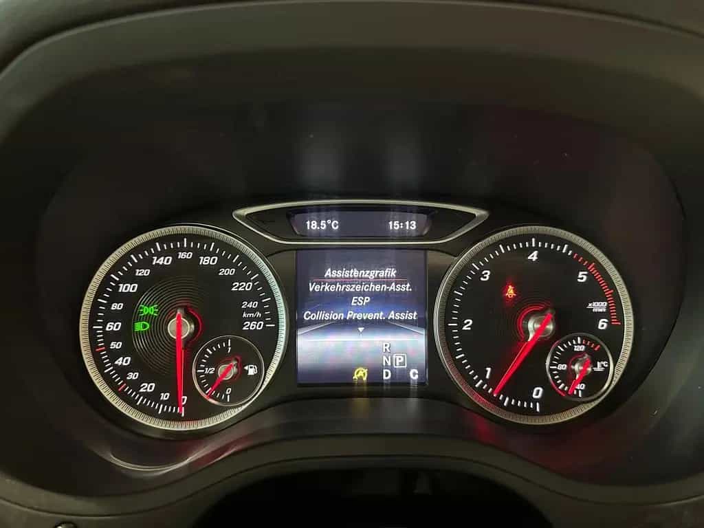 Mercedes-Benz B 220 d PANO DISTRONIC ILS MEMORY KEYLESS AHK AMG 02/2016-photo-28