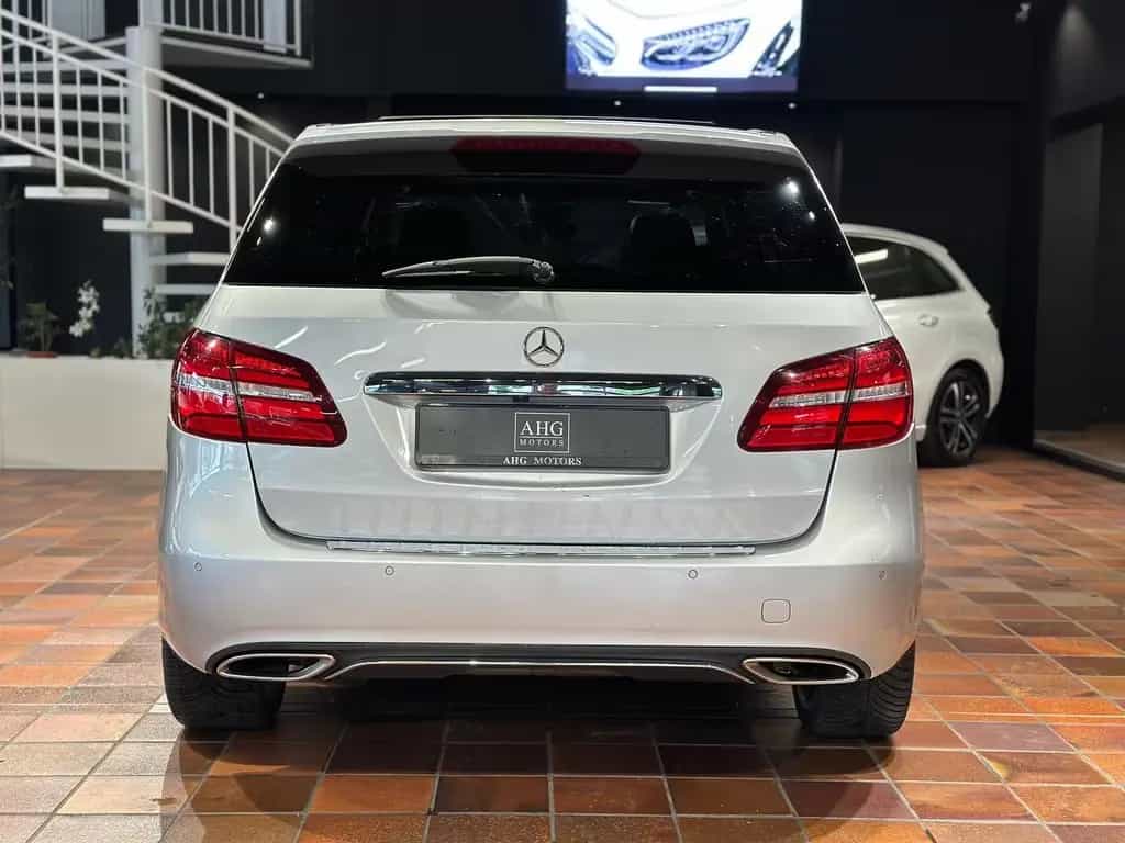 Mercedes-Benz B 220 d PANO DISTRONIC ILS MEMORY KEYLESS AHK AMG 02/2016-photo-3