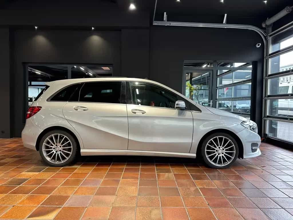 Mercedes-Benz B 220 d PANO DISTRONIC ILS MEMORY KEYLESS AHK AMG 02/2016-photo-6