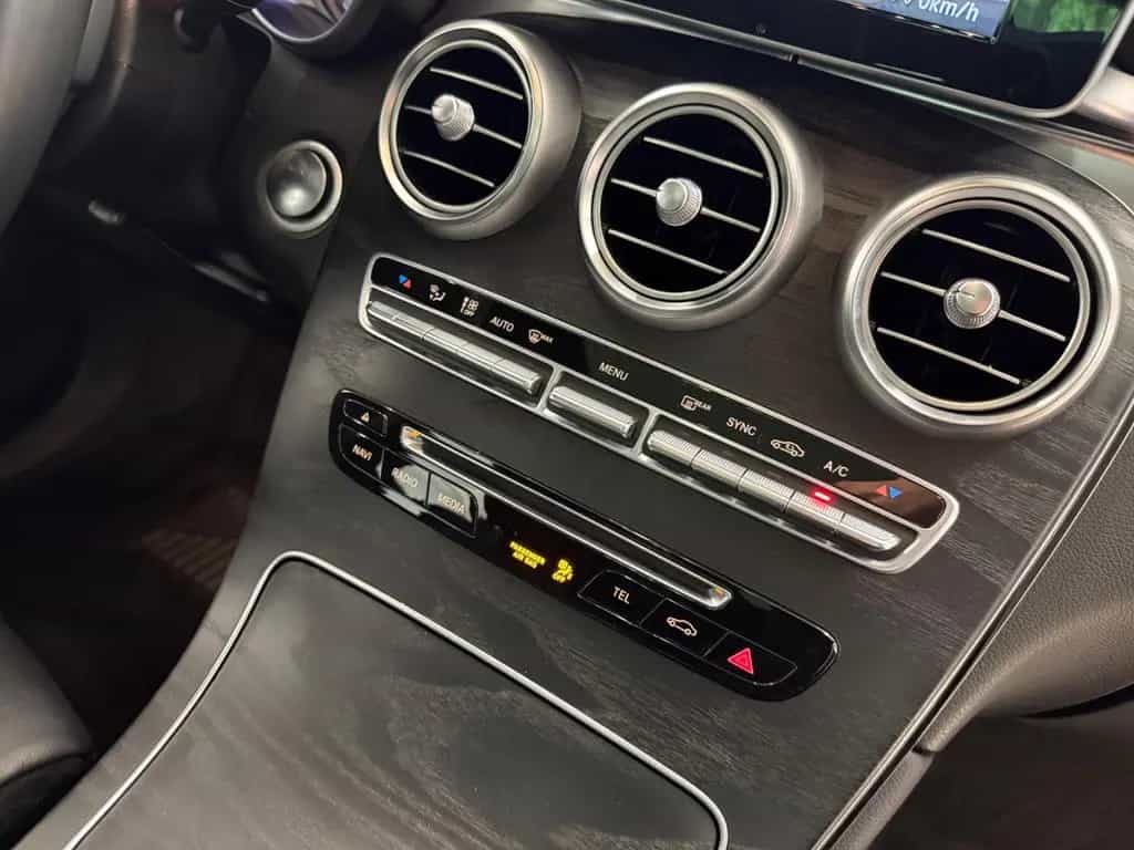 Mercedes-Benz GLC 220 d  4Matic Exclusive Panorama AHK 02/2016-photo-24