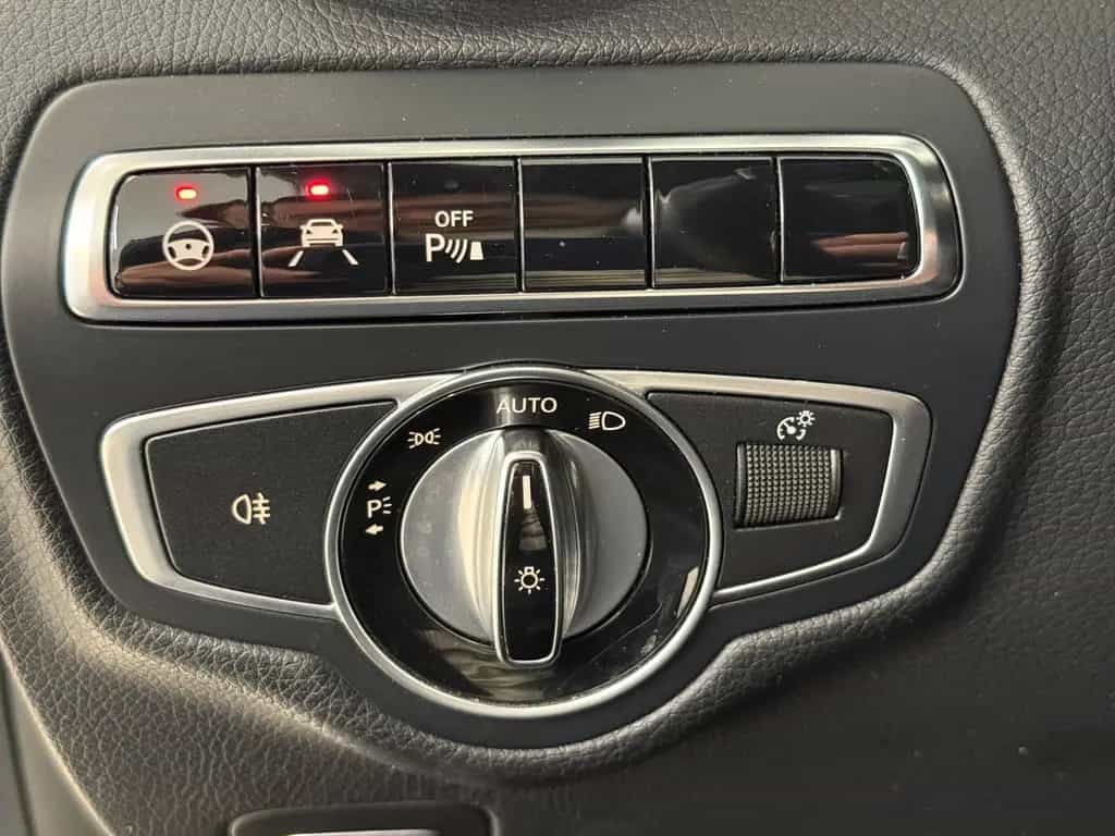 Mercedes-Benz GLC 220 d  4Matic Exclusive Panorama AHK 02/2016-photo-30