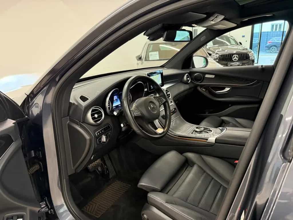 Mercedes-Benz GLC 220 d  4Matic Exclusive Panorama AHK 02/2016-photo-8