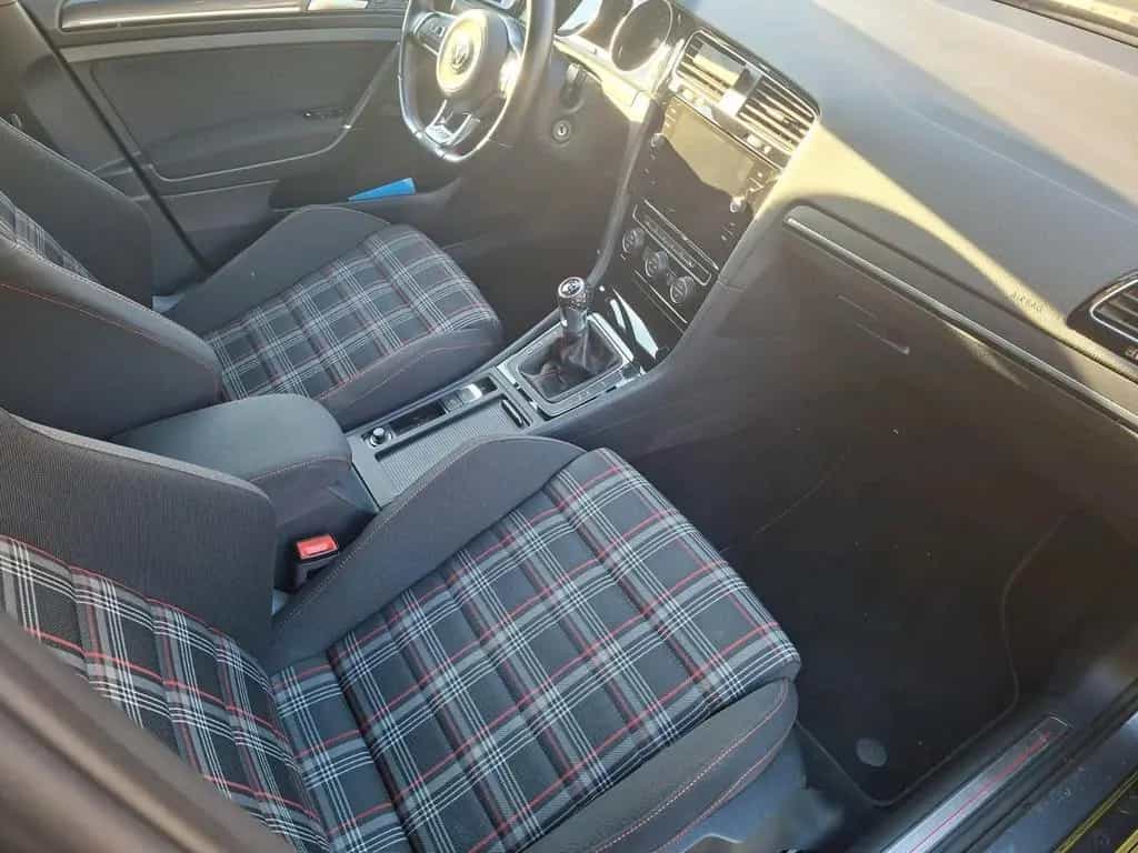 Volkswagen Golf 7 GTI 10/2017-photo-2