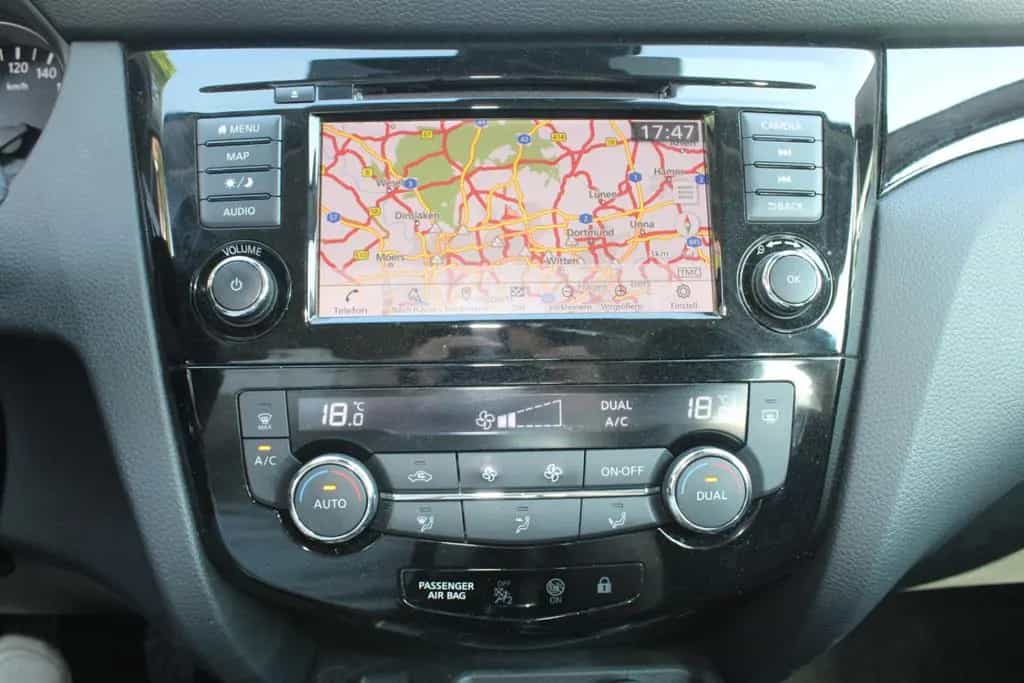 Nissan Qashqai 1.3 Acenta*NAVI*RFK*TEMPOMAT*39000KM! 09/2019-photo-12