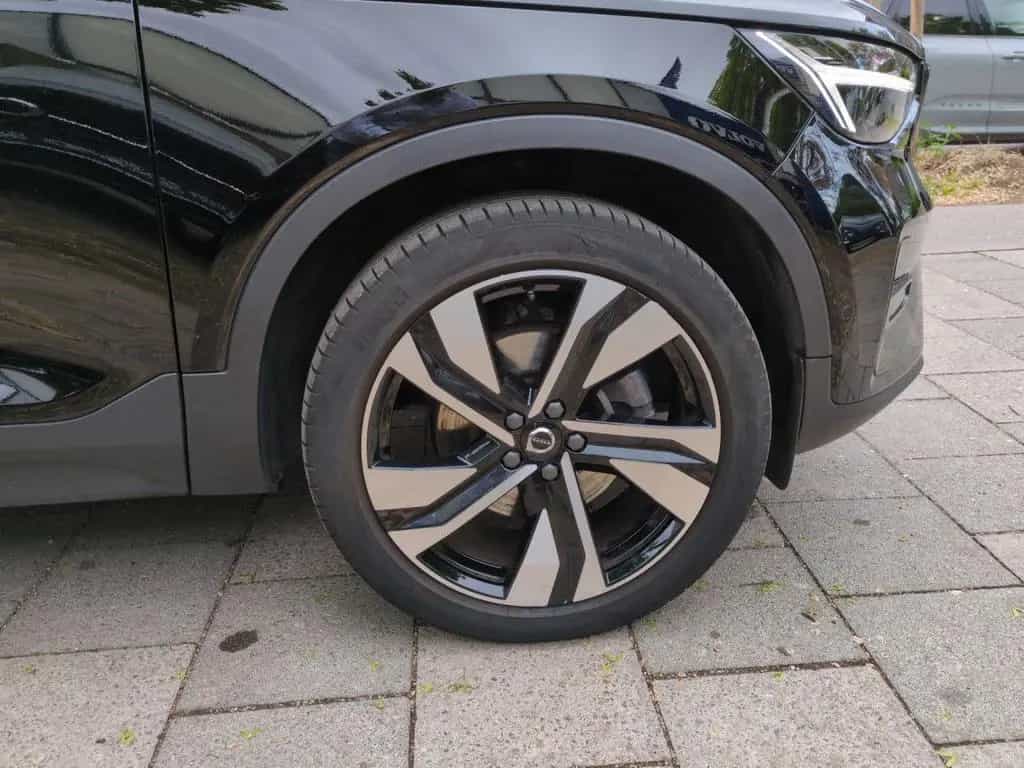 Volvo XC 40 Plus Dark 2WD 04/2023-photo-18