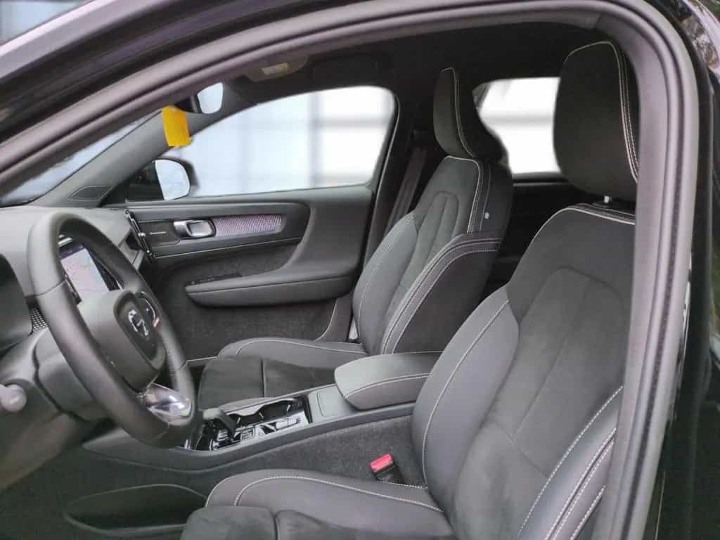 Volvo XC 40 Plus Dark 2WD 04/2023-photo-9