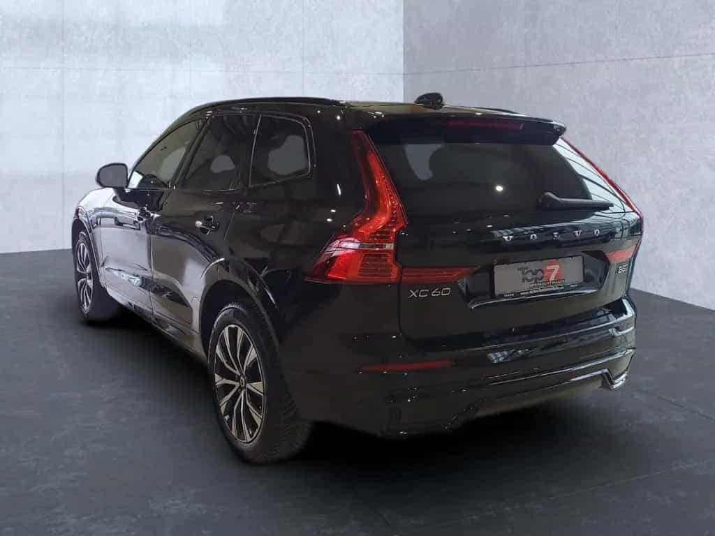 Volvo XC 60 Plus Dark AWD 02/2025-photo-3