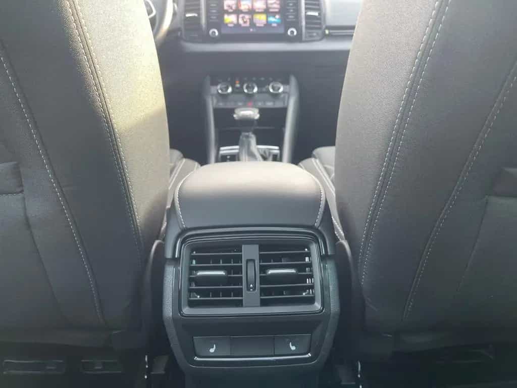 Skoda Karoq Sportline 2.0TSI 4x4 DSG Navi Panorama ACC 04/2025-photo-14