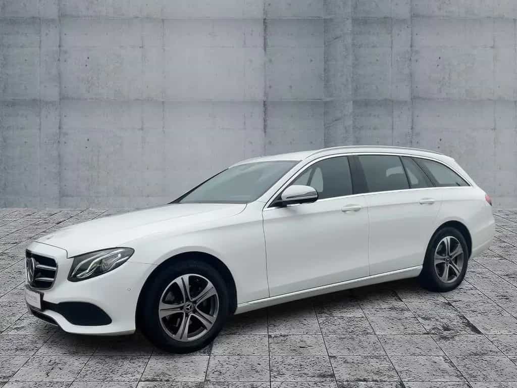 Mercedes-Benz E-Class AVANTGARDE LED+NAV+ACC+SHZ+RFK+AHK+360° 04/2019-photo-1